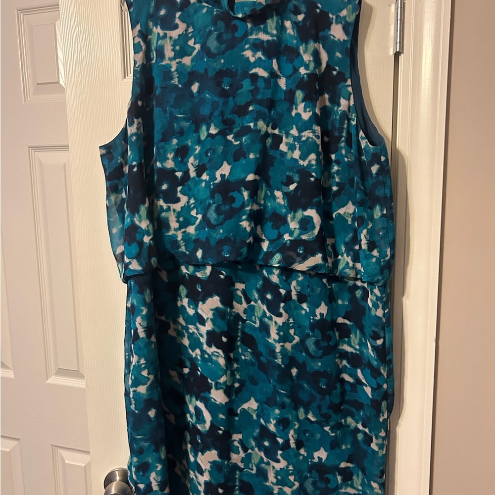 Jones New York Green and Blue Sleeveless Sheath Dress